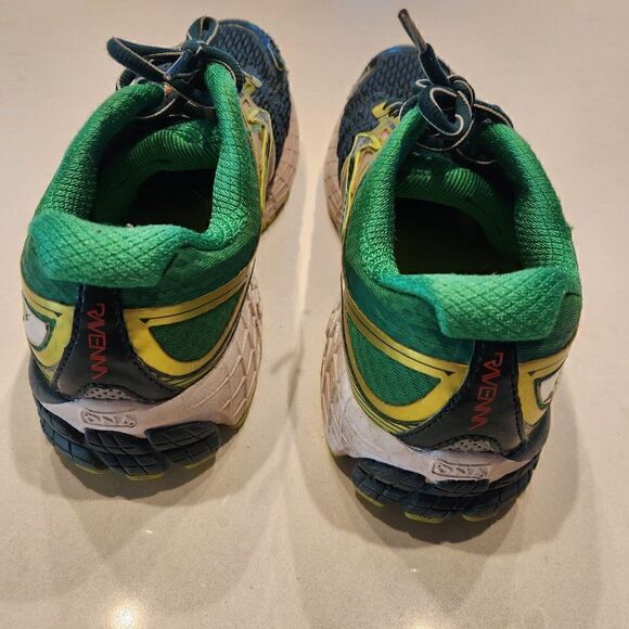 Brooks Ravenna VI running shoe. Size 7 - Picture 4 of 6